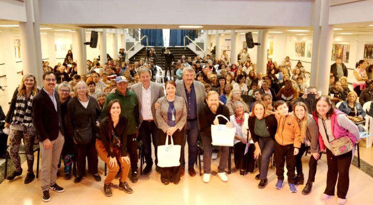 Entregan Pases Libres Multimodales en Provincia