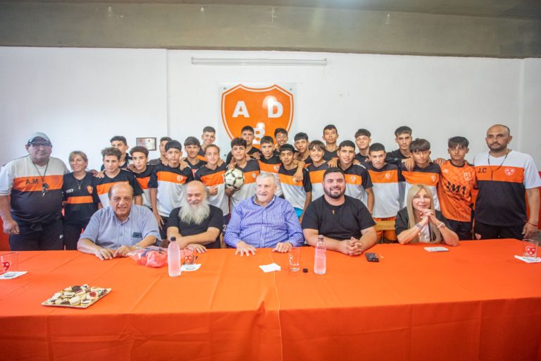Entregaron pelotas para las inferiores de Berazategui