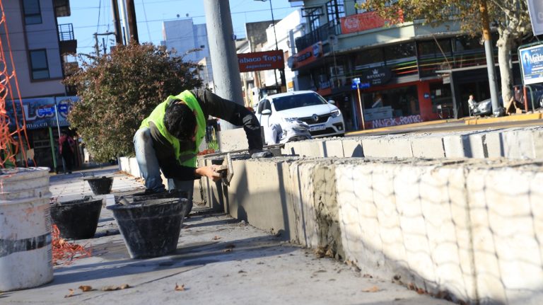 Continúa en los barrios de Lanús el programa “Plazas 23”