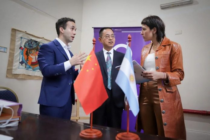 MAYRA SE REUNIÓ CON UNA DELEGACIÓN DE LA REPÚBLICA POPULAR CHINA 1