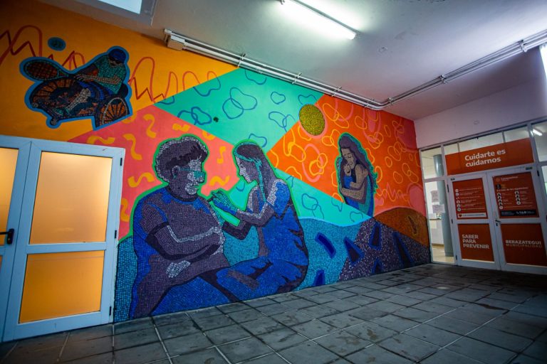 Realizan mural en CAPS de Berazategui
