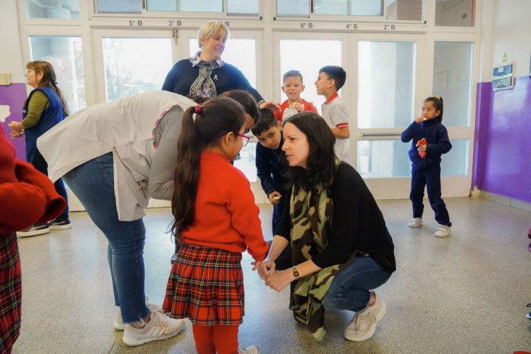 Anteojos en Vicente López para más de 170 alumnos y docentes