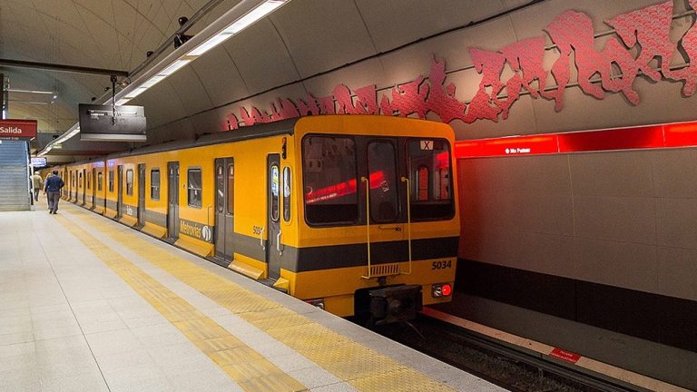 Comenzó el paro en diferentes horarios en las líneas de subte