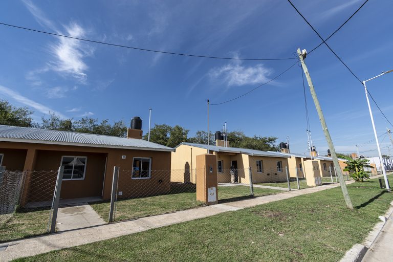Relocalizan familias en Barrio Lindo I