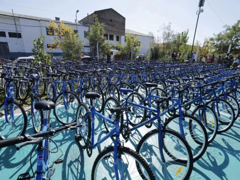 Entregarán más de 30 mil bicis en escuelas de Lomas de Zamora