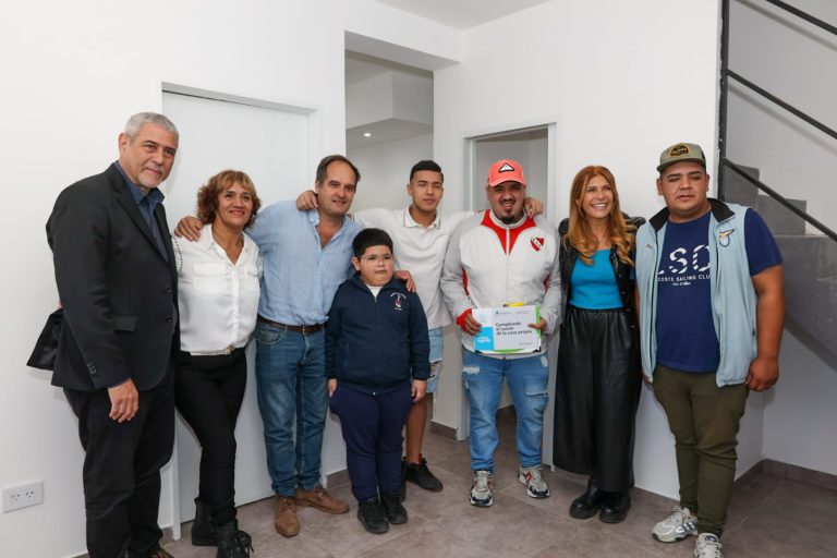 Maggiotti y Ferraresi otorgaron más viviendas en Avellaneda