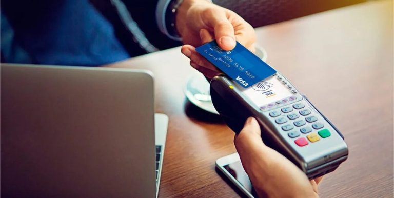 Extienden hasta fin de año y duplican reintegros por compras con tarjeta de débito