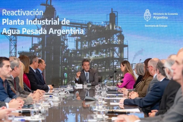 Un convenio para reactivar la Planta Industrial de Agua Pesada