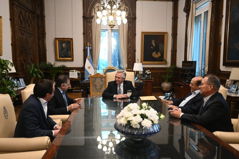 Alberto Fernández recibió a Mussi, Descalzo y Watson