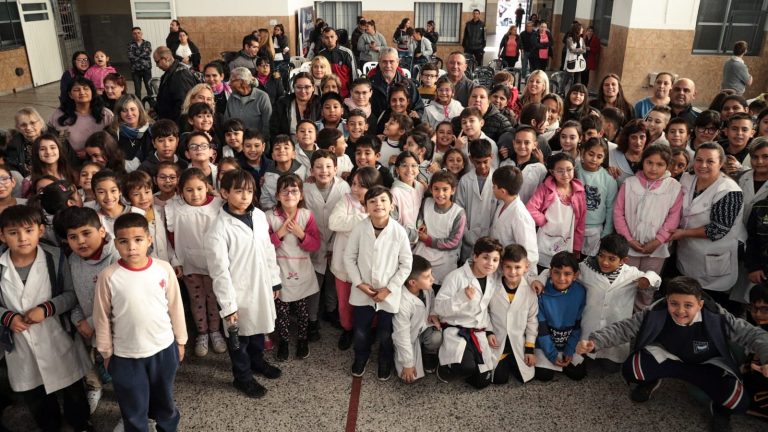 Ferraresi inauguró más obras en Escuelas de Avellaneda