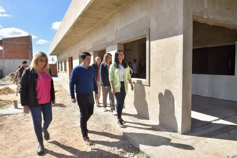 Nardini y Correa supervisaron las obras del centro de salud La Loma