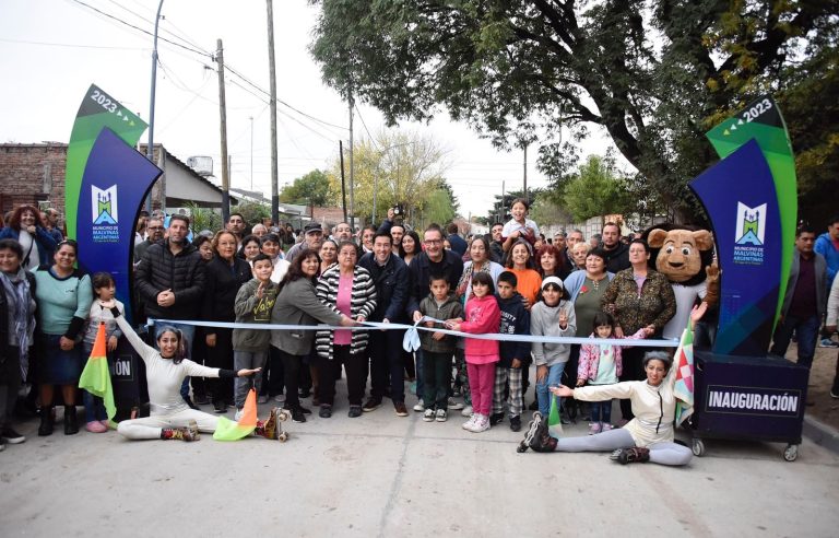 Nardini inauguró obras de pavimento en Villa de Mayo