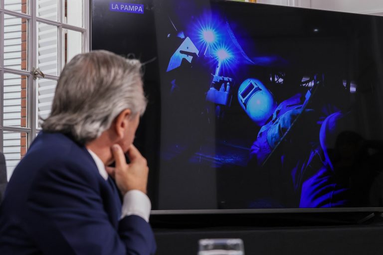 Se concretó la última soldadura del Gasoducto Néstor Kirchner