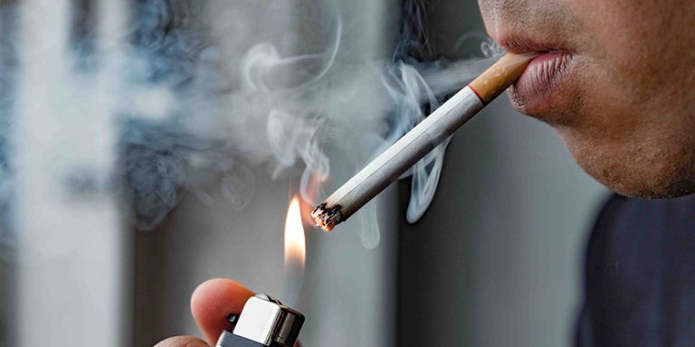 La Defensoría busca desalentar el tabaquismo en adolescentes