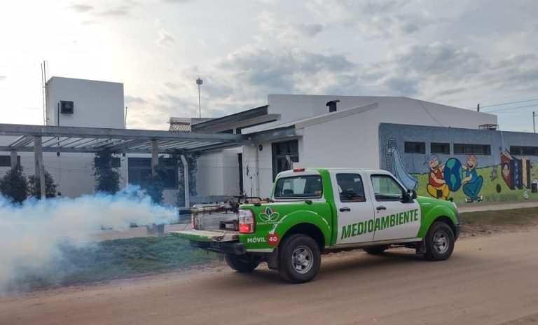 Labores de fumigación en Monte Grande Sur y El Jagüel