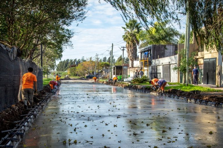 Obra de pavimentación en San Francisco Solano