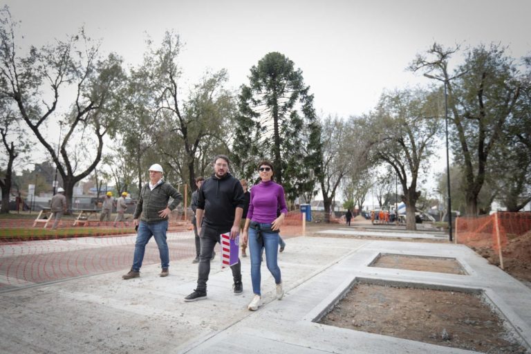 Renuevan plaza «Islas Malvinas» en Villa La Florida