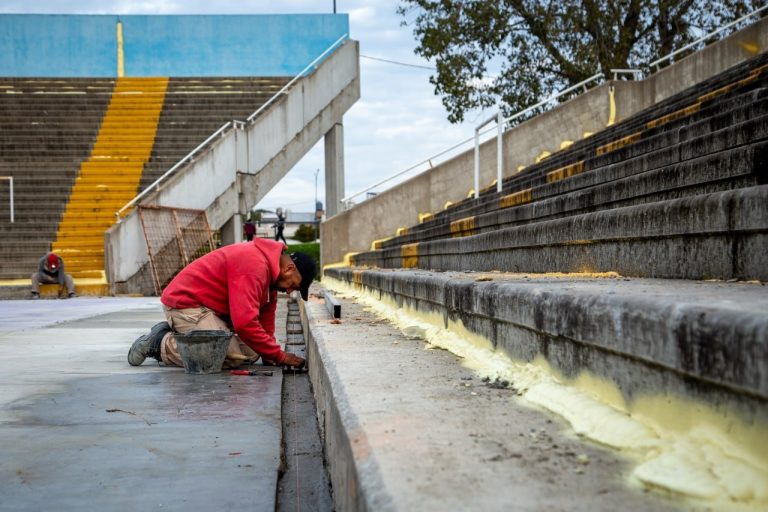 Refacción integral de microestadio Néstor Kirchner en Quilmes