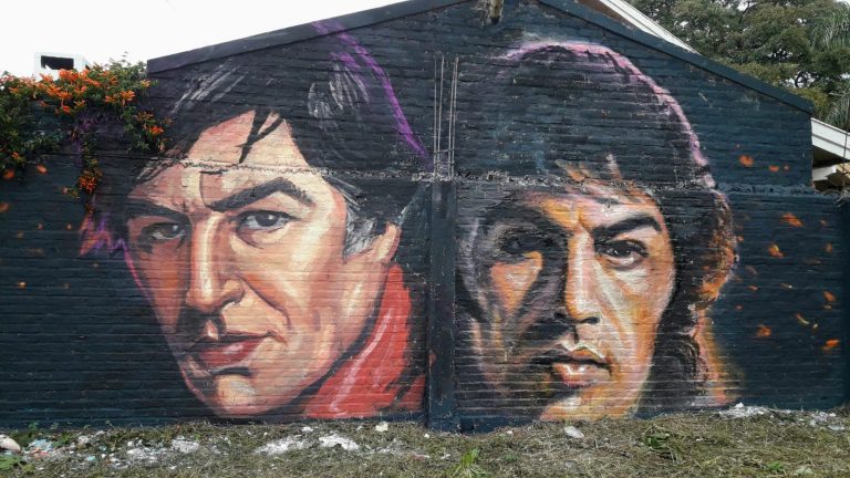 Mural en homenaje a Sandro en Burzaco