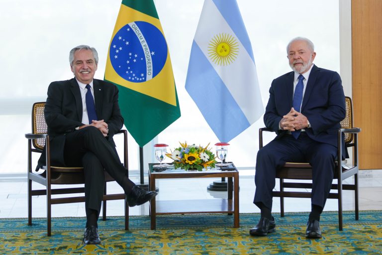 Alberto Fernández recibió la más Importante condecoración brasileña de manos de Lula