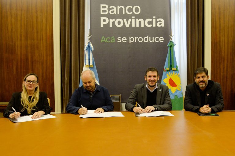Granados firmó convenio con Provincia Leasing para sumar equipamiento para Ezeiza