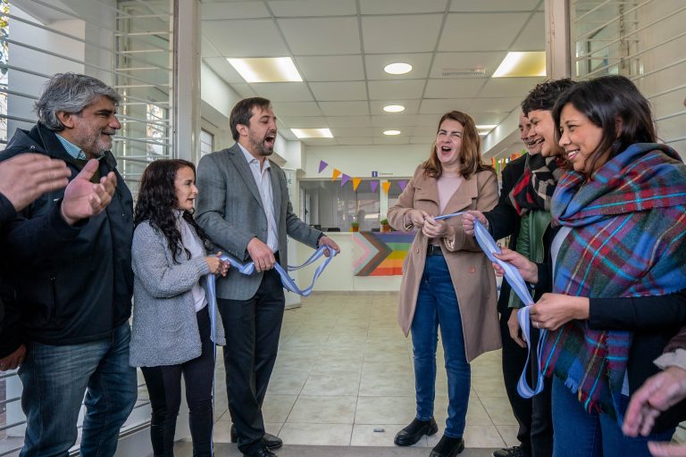 Mariel Fernández y Kreplak inauguraron el CAPS Barrio 2000