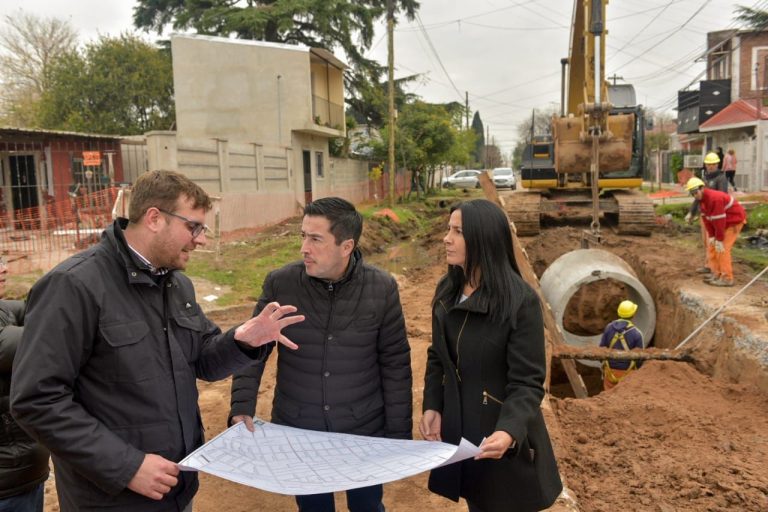 Nardini y Correa recorrieron obras en Villa de Mayo