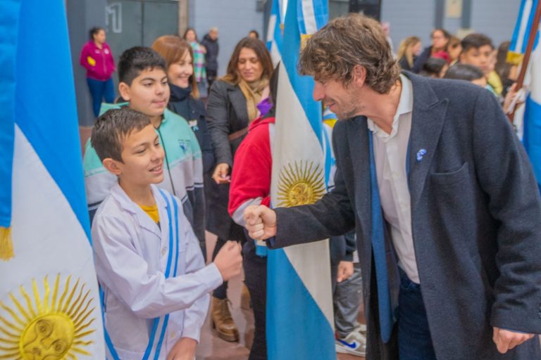 Andreotti encabezó un emotivo acto cívico en San Fernando