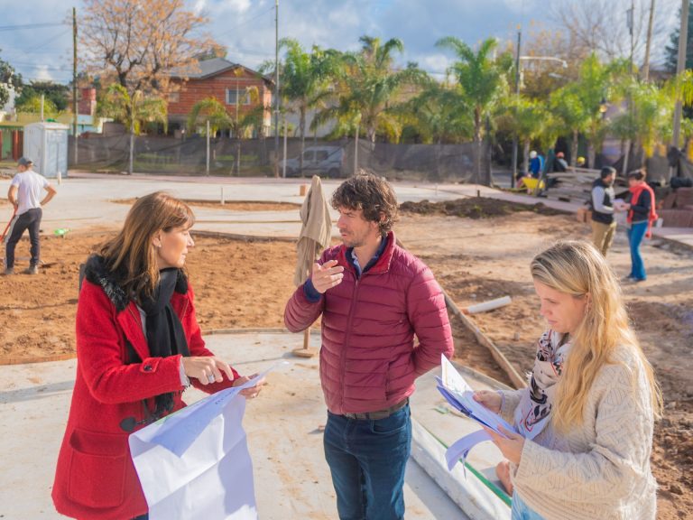 Andreotti recorrió la obra de una nueva plaza junto al Centro de Atención Animal