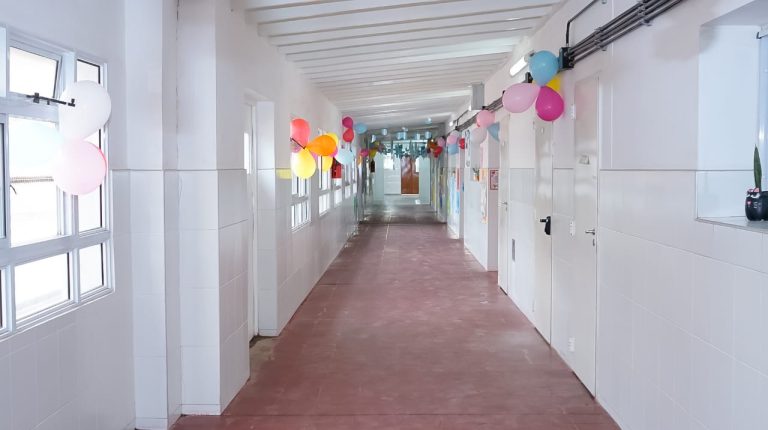 Inauguran aulas en escuela de Presidente Perón