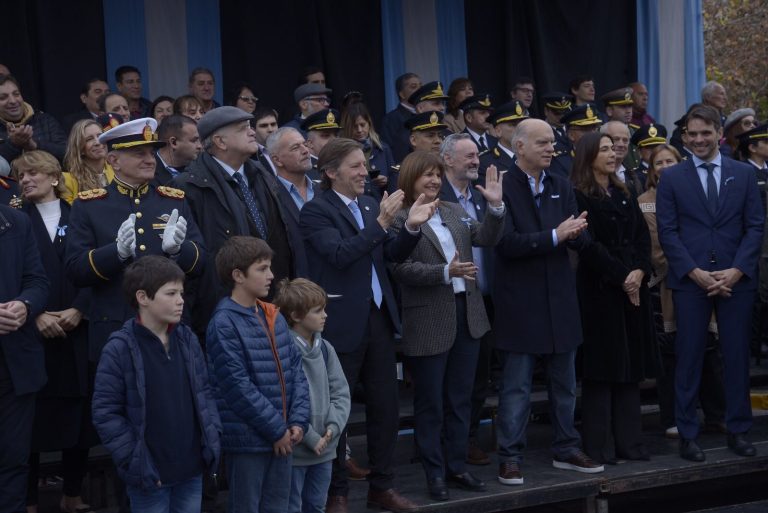 El gran desfile patrio contó con presencias ilustres en San Miguel