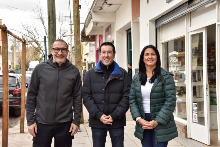 Nardini recorrió la ciudad de Villa de Mayo en el marco de la campaña “Leo 23”