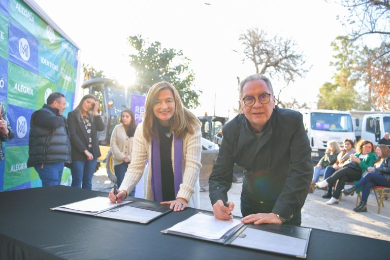 Descalzo firmó la adhesión a “Municipios por la Igualdad”