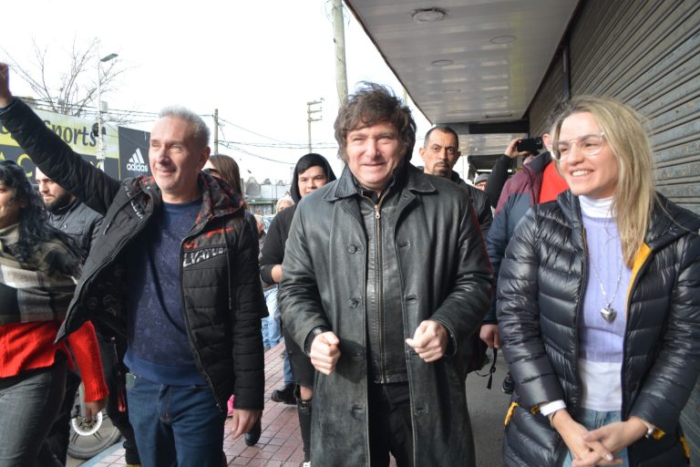 Milei y Píparo acompañaron la precandidatura de Schachtl en Malvinas Argentinas