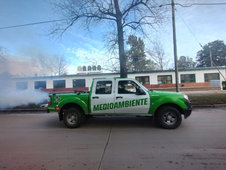 Fumigan en barrios de 9 de Abril