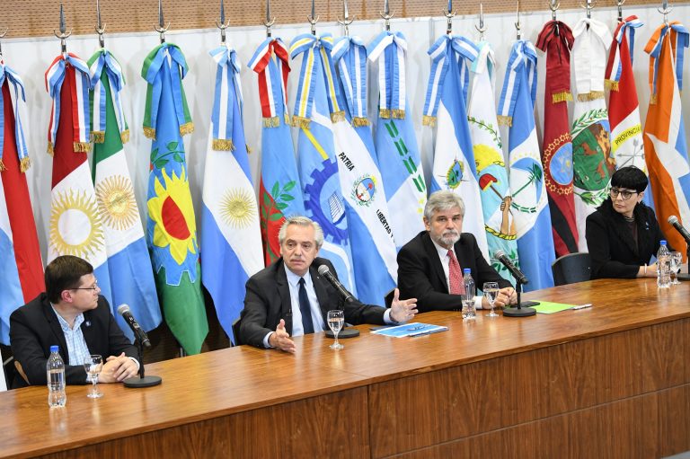 Alberto Fernández valoró “la calidad de científicos” argentinos que son “reconocidos en el mundo”