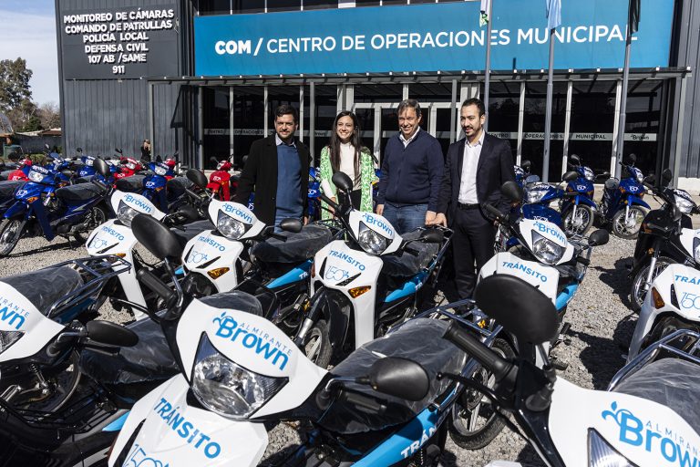 Presentaron 50 motos para el COM en Almirante Brown
