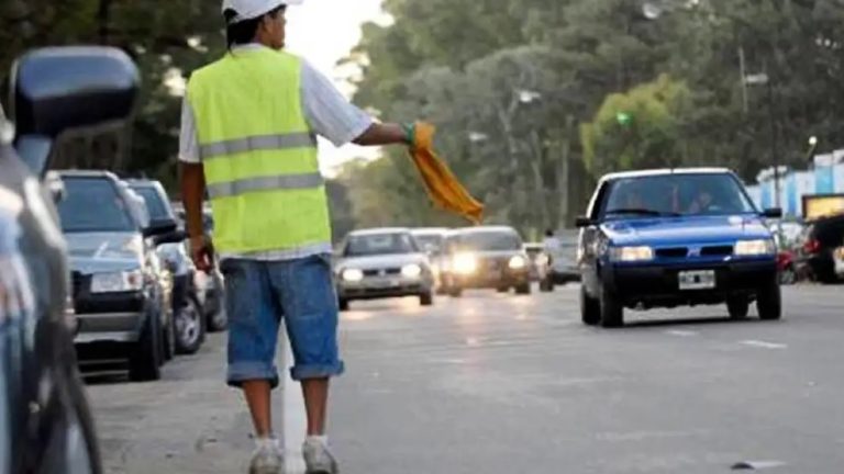 Trapitos y manteros exigen tener su propio sindicato