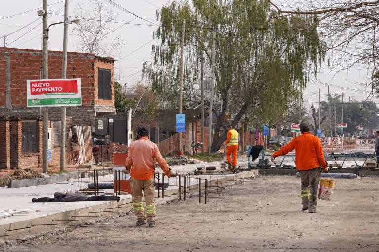 Avanza pavimentación de avenida Constanzó 