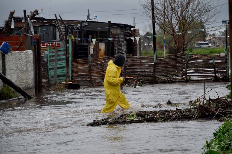 Inundaciones, evacuados y récord de precipitaciones en La Plata dejó el temporal en suelo bonaerense
