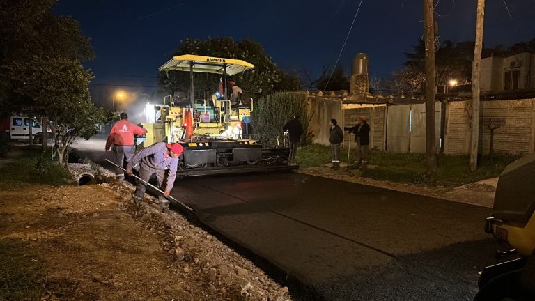 Avanza pavimentación en calles de Monte Grande