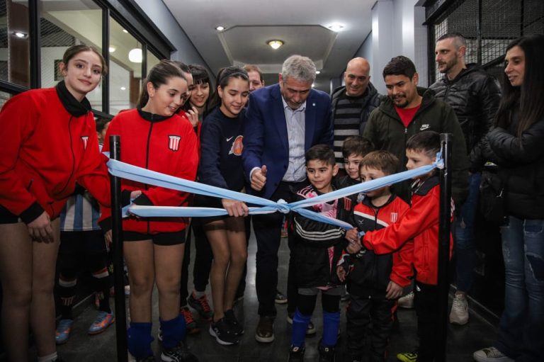 Ferraresi inauguró más obras para los clubes de barrio de Avellaneda