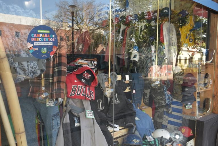 Comercios ofrecen descuentos por el Día de la Niñez en Ituzaingó
