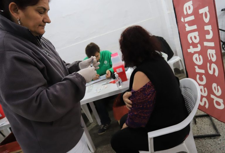 Siguen los puntos de vacunación itinerante por todo Lanús