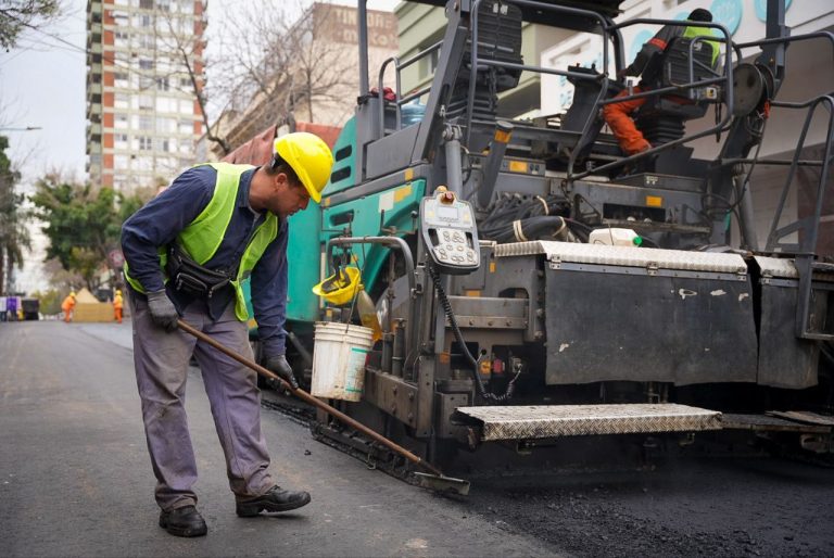 Pavimentan calles del centro de Quilmes