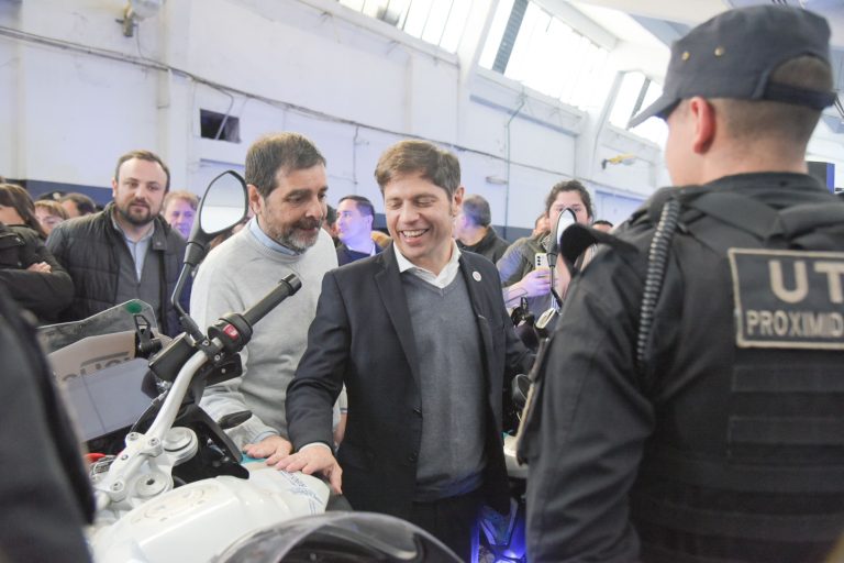 Moreira y Kicillof recorrieron la nueva base UTOI de San Martín 