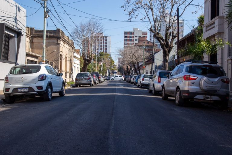 Pavimentan calles en el centro de Quilmes
