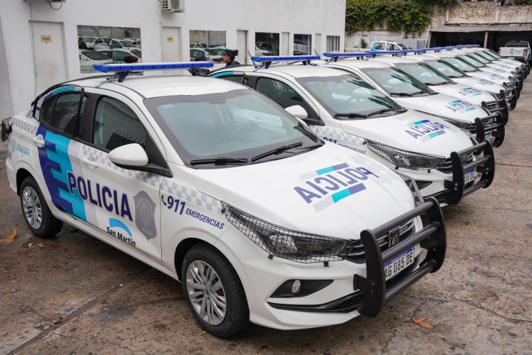 Entregan patrulleros para comisarías de San Martín