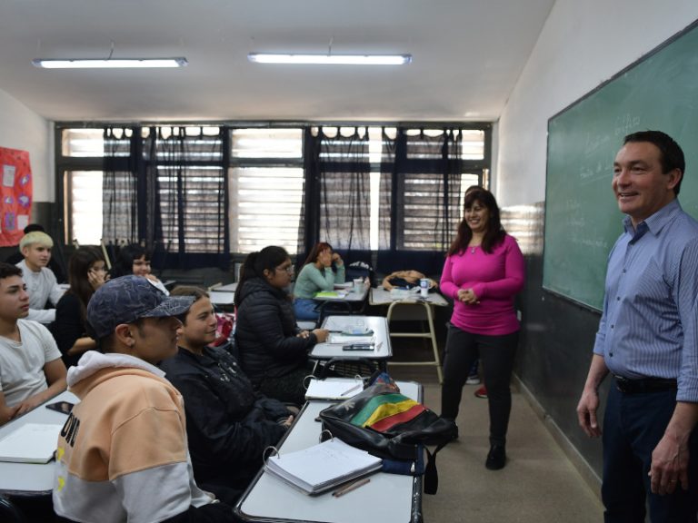 Refacción integral en escuela de Km 26.700