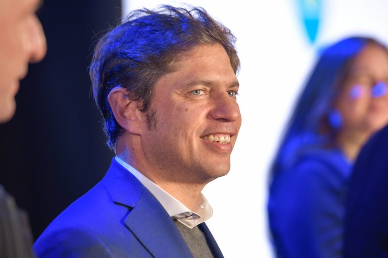 Kicillof acusó a intendentes de JxC de apropiarse de las obras públicas provinciales